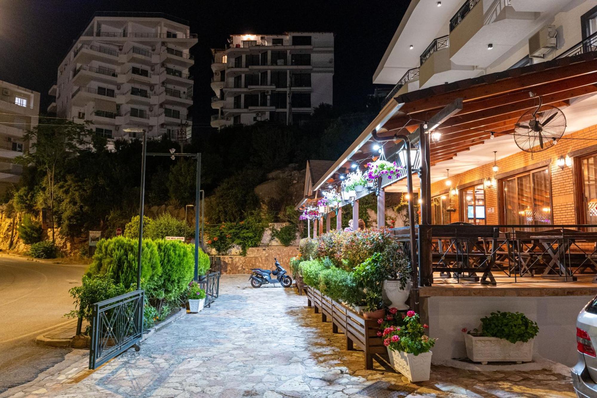 Sunkised Hotel Саранда Экстерьер фото